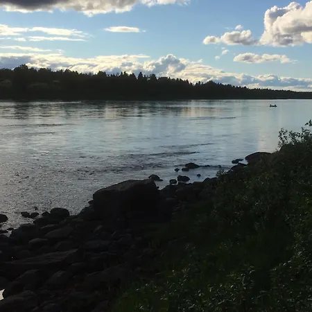 In A Great Location Along The Tornionjoki River Chalet