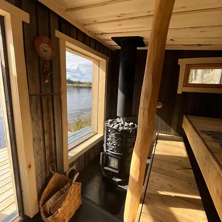 In A Great Location Along The Tornionjoki River Chalet Pello